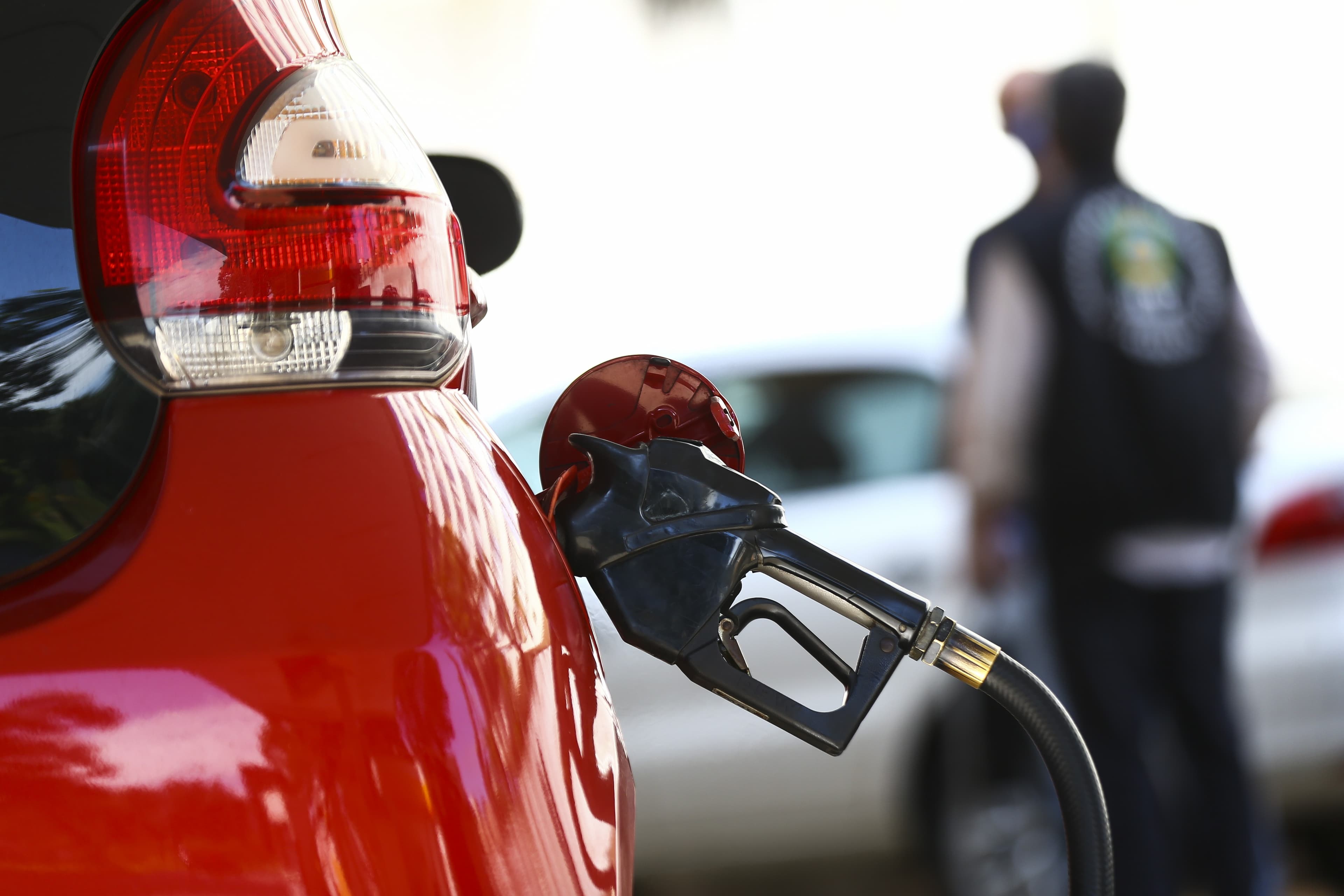 Aumento da mistura de etanol na gasolina é votado em junho