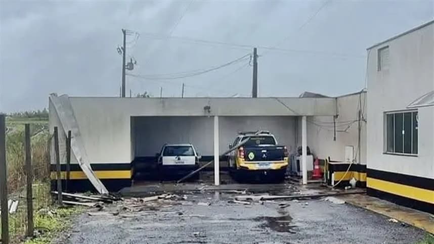 Temporal causa estragos no Norte do Paraná com ventos fortes
