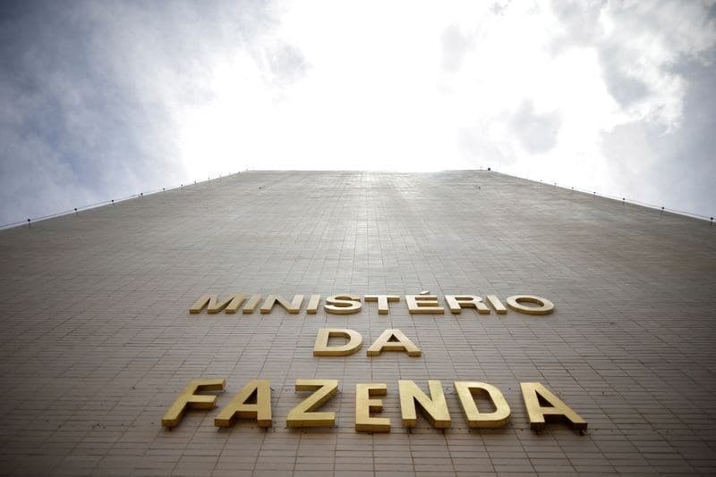 Mercado Revisa Projeção do Déficit Primário e da Dívida Bruta em 2026
