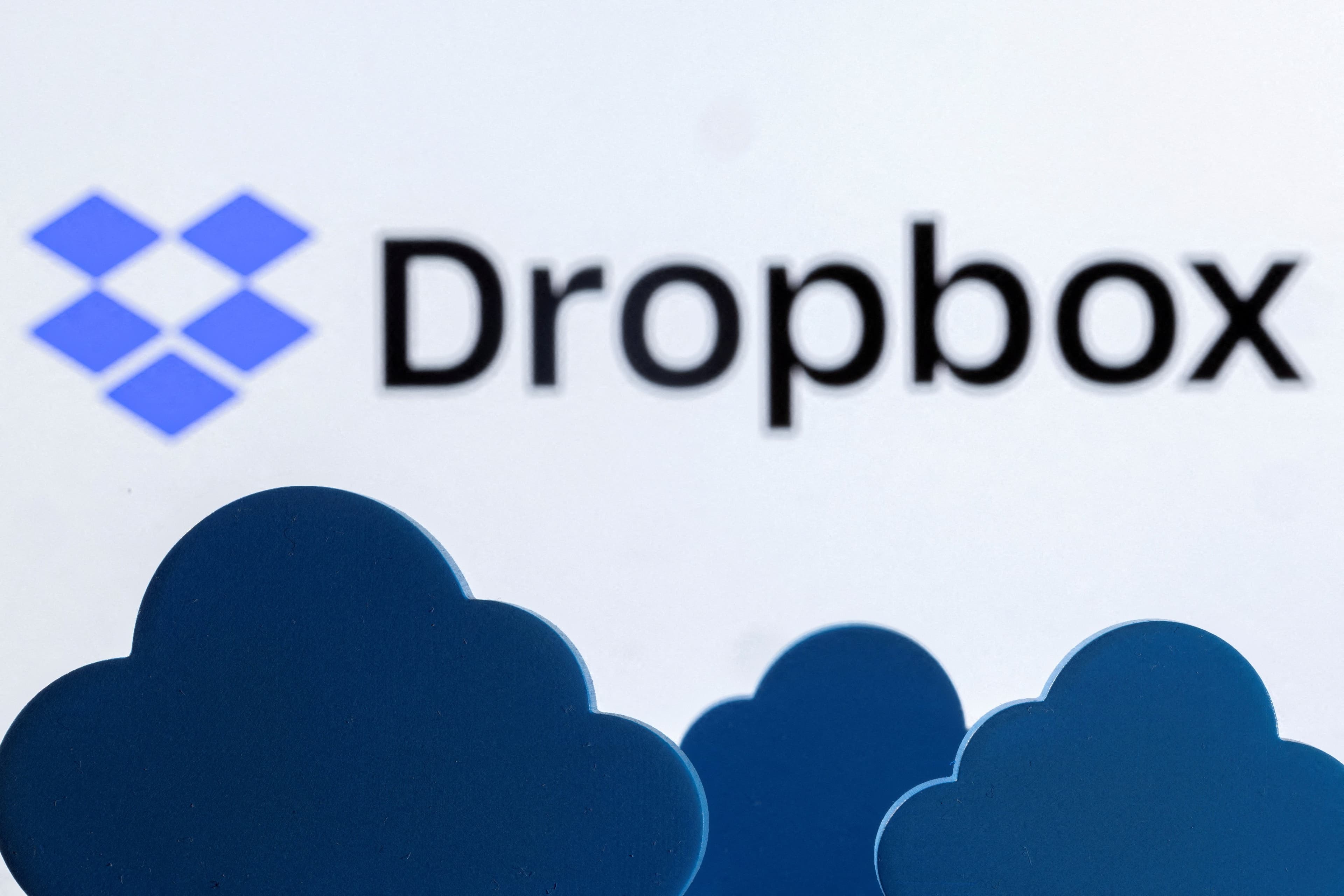 Dropbox anuncia demissões de 9% da equipe e mudanças na liderança