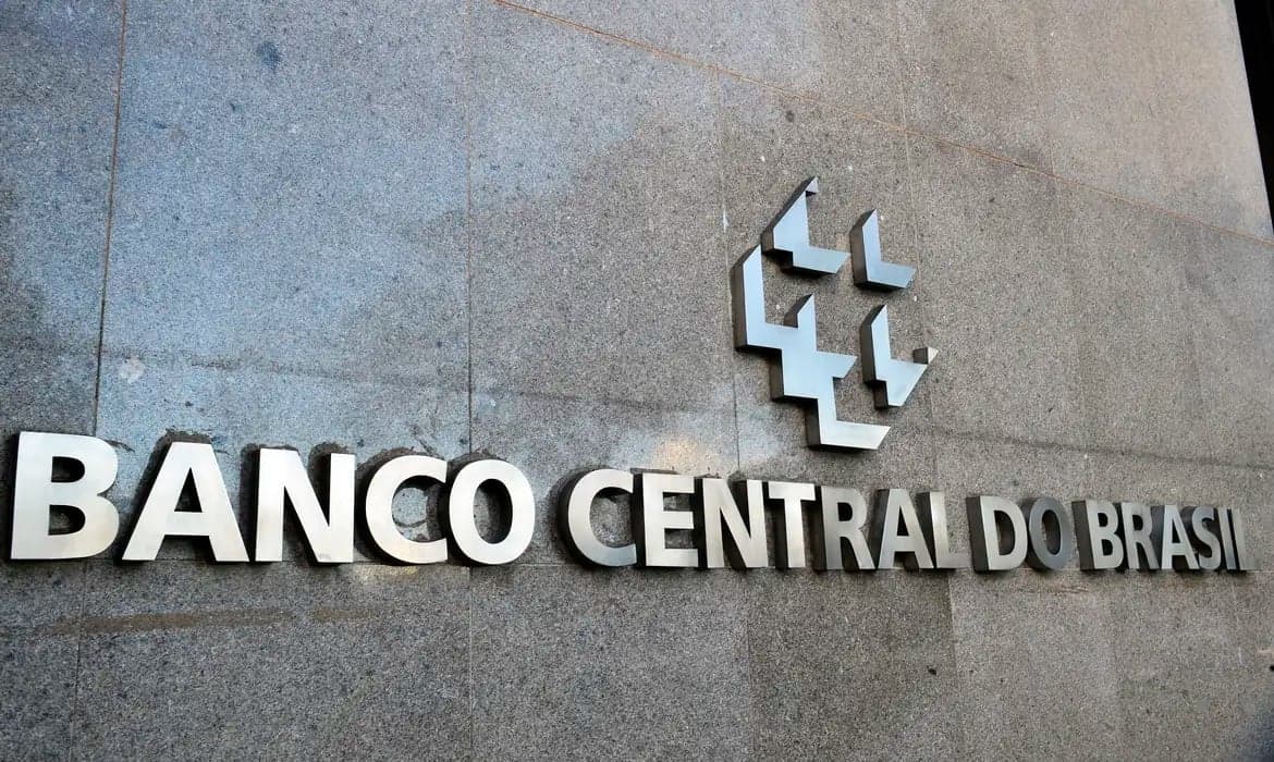 Banco Central eleva previsão de inflação e reduz crescimento do PIB para 2026