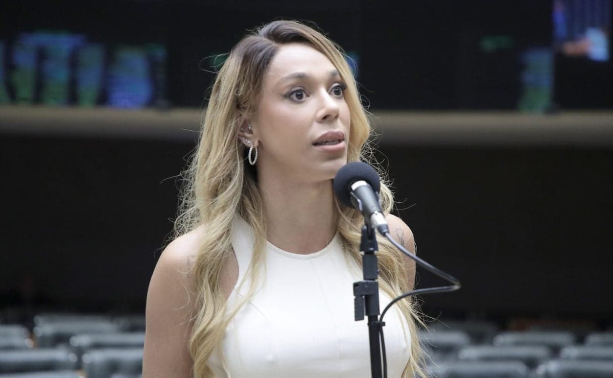 Sérgio Maurício é condenado por falas transfóbicas contra Erika Hilton