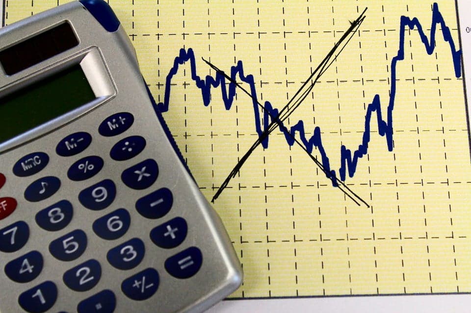 Cenário econômico pressiona juros e mercado em 2026