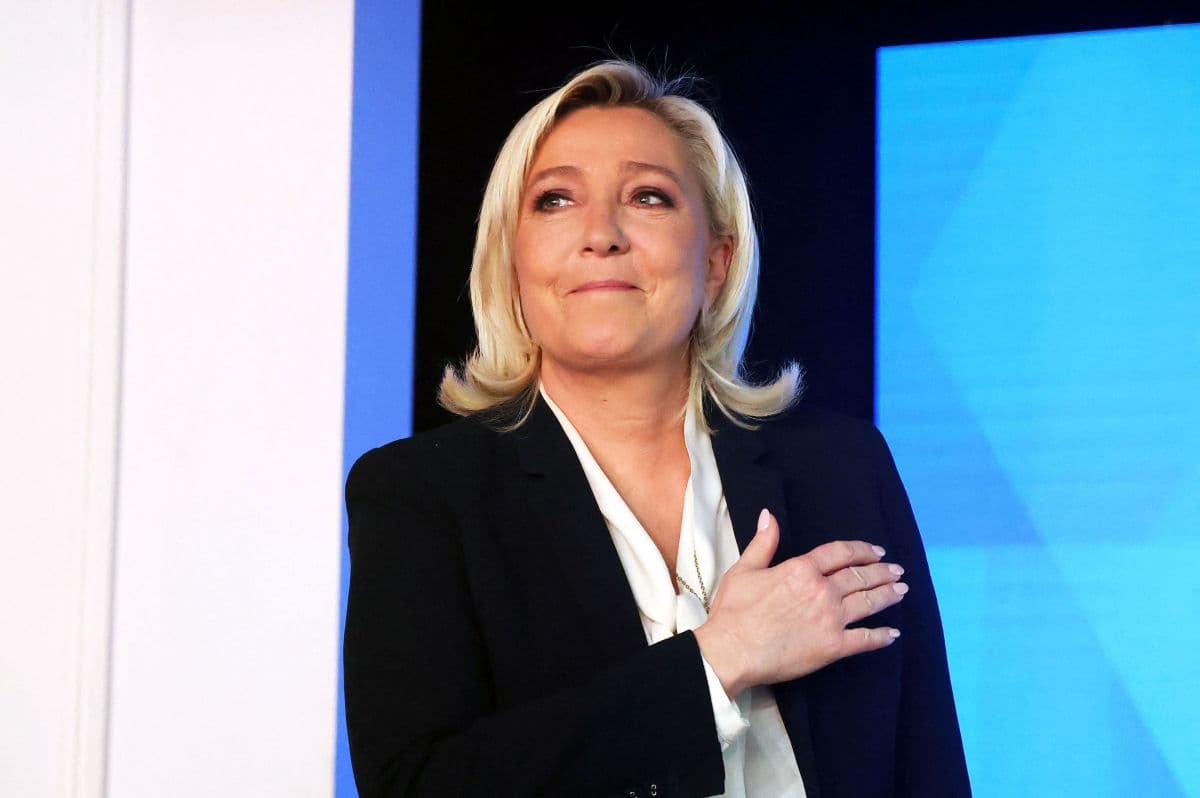 Le Pen aguarda veredito sobre inelegibilidade em Paris para 2027