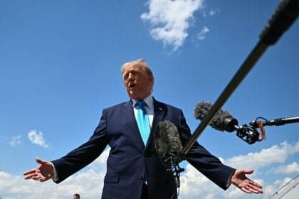 Trump promete resposta a ataque do Irã que abateu helicóptero dos EUA
