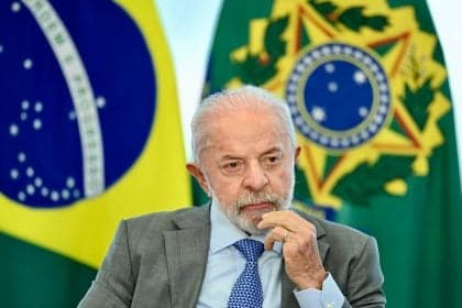 Lula busca apoio para nova indicação de Jorge Messias ao STF