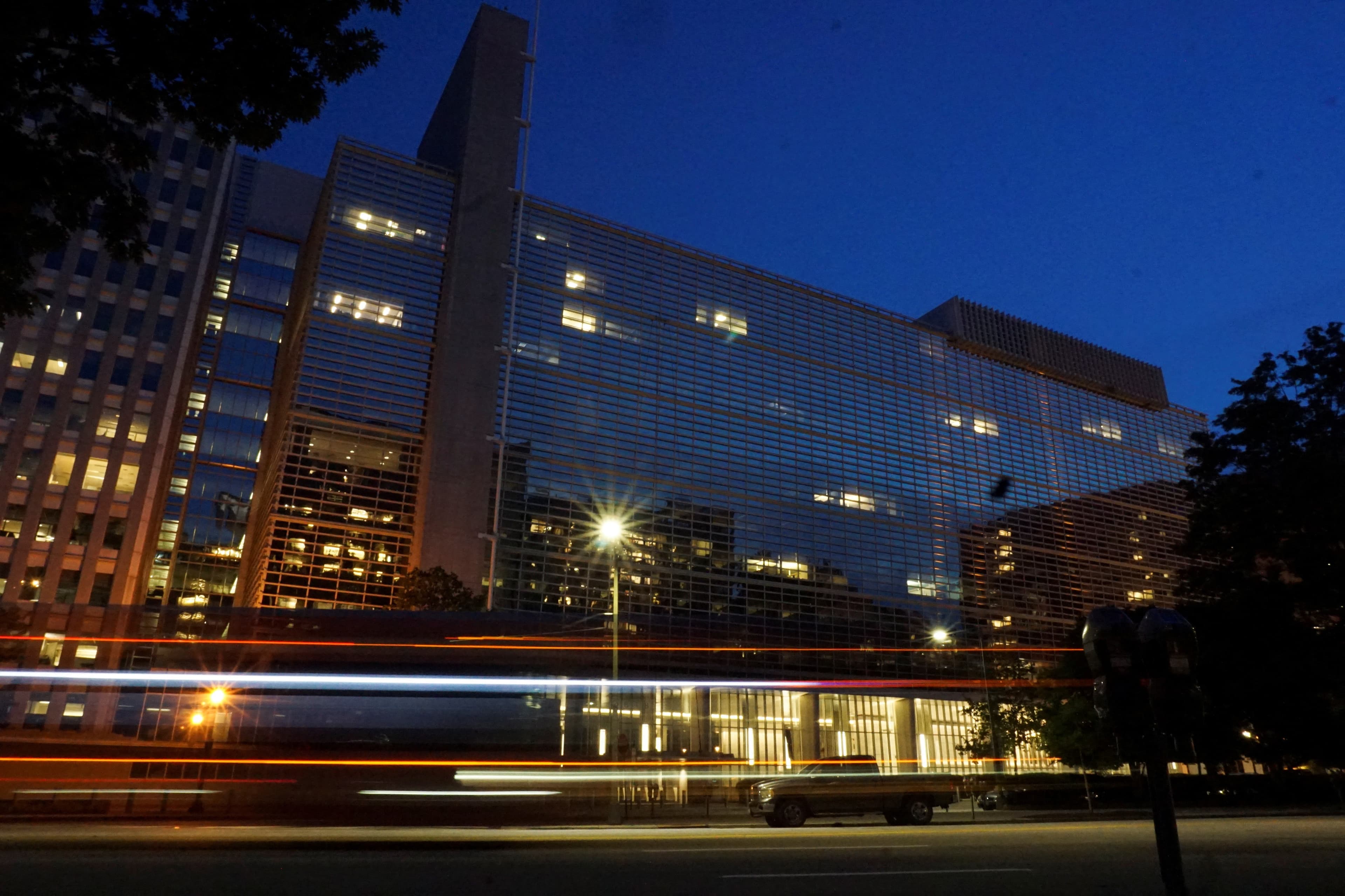 Banco Mundial projeta aumento de 170 milhões de empregos com IA até 2031
