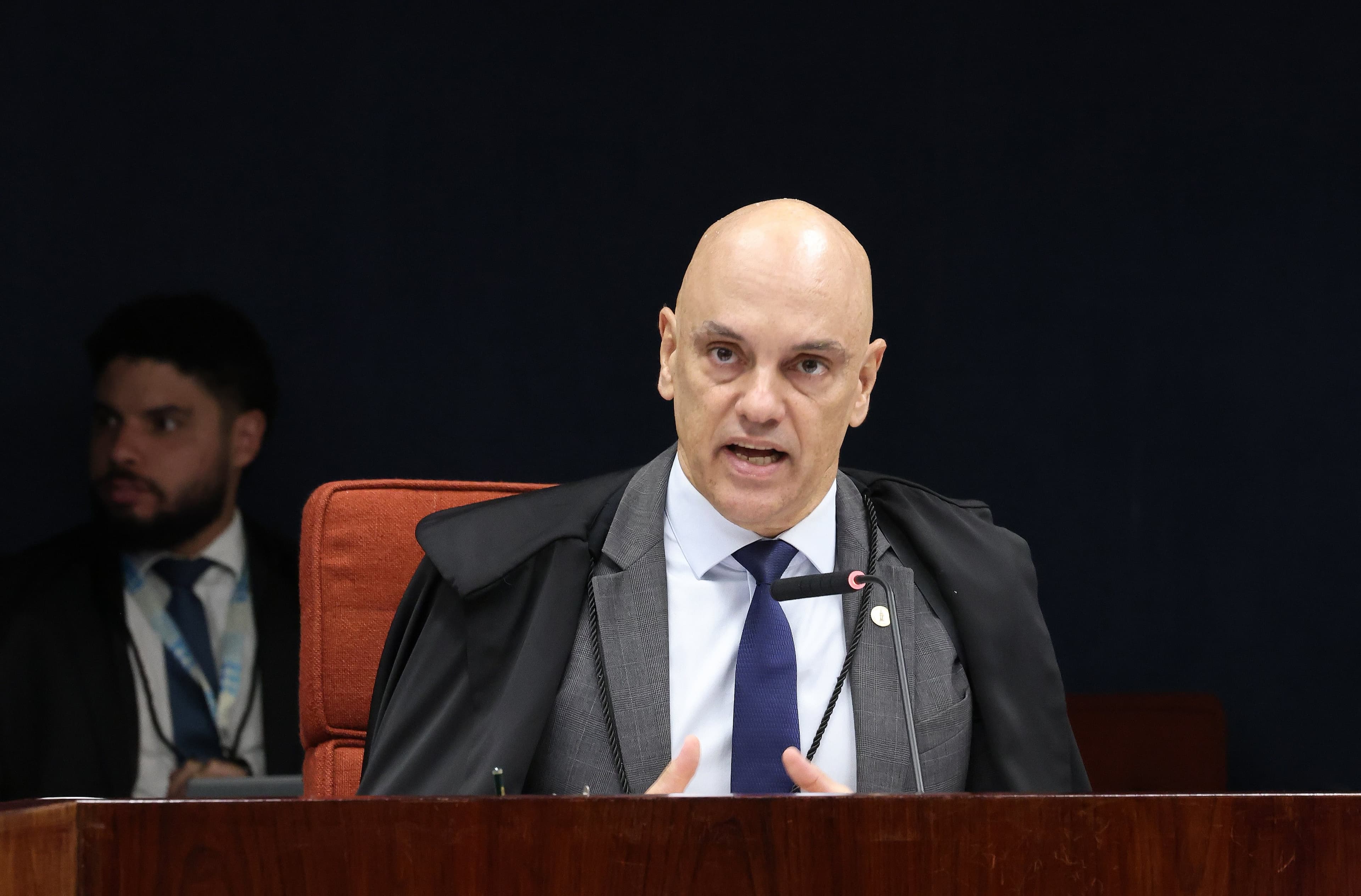 Ministro Moraes cobra explicações sobre pagamentos indevidos em tribunais