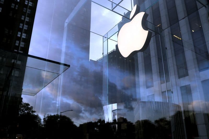 Apple passa por transição com saída de Tim Cook e nomeação de John Ternus