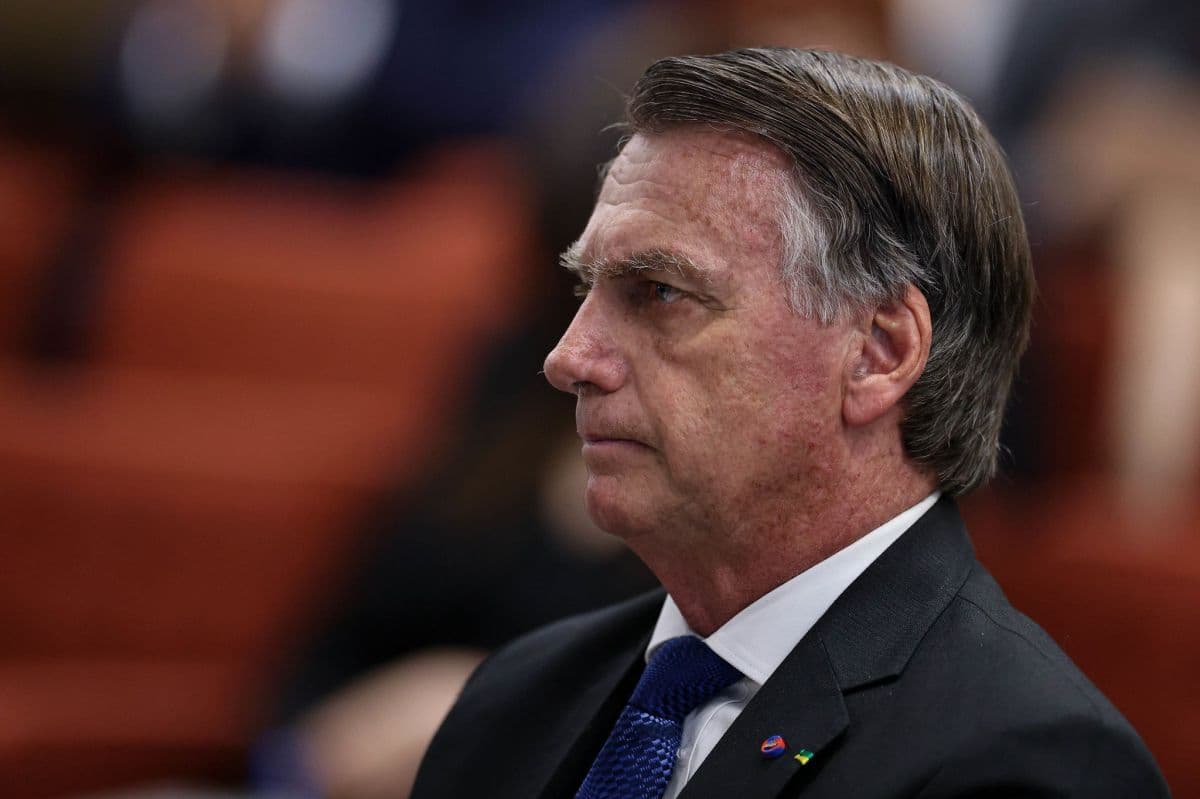 Arma de Bolsonaro foi apreendida após pedido de reparo ao militar