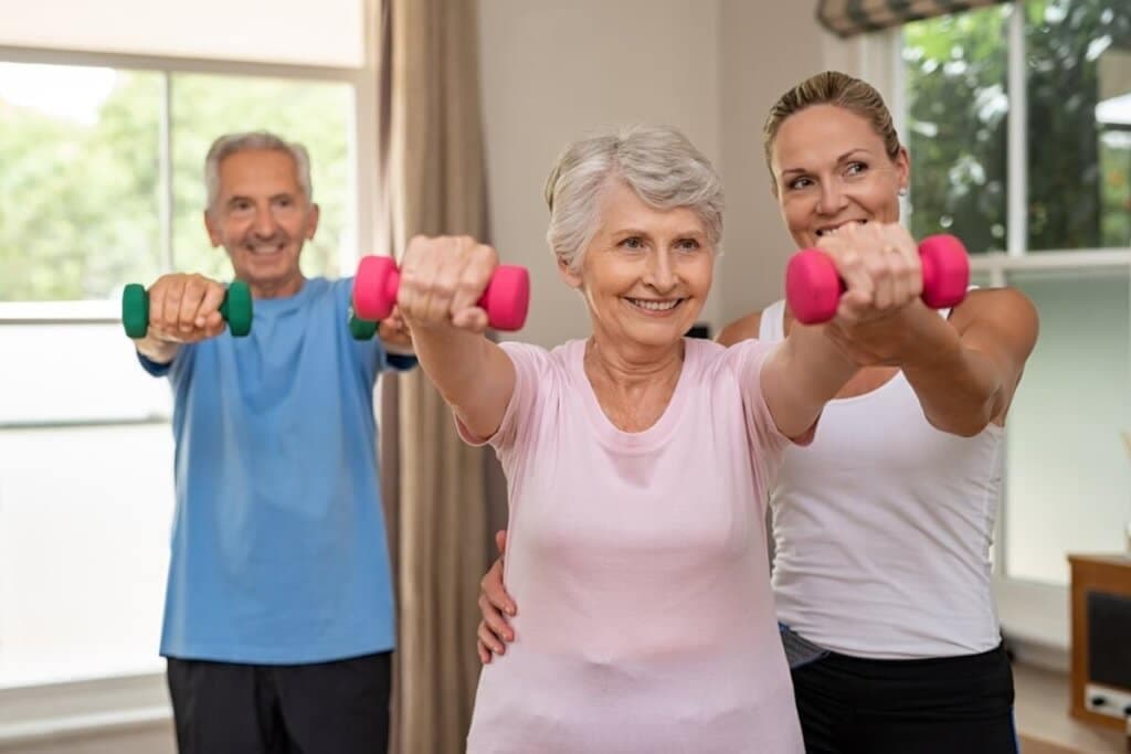 Força muscular reduz mortalidade em mulheres idosas, indica estudo