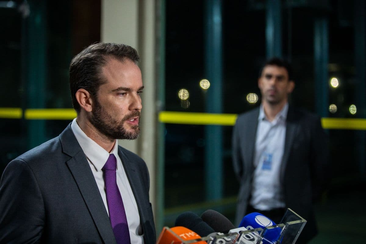 Governo considera nova MP para proteger exportadores do Brasil