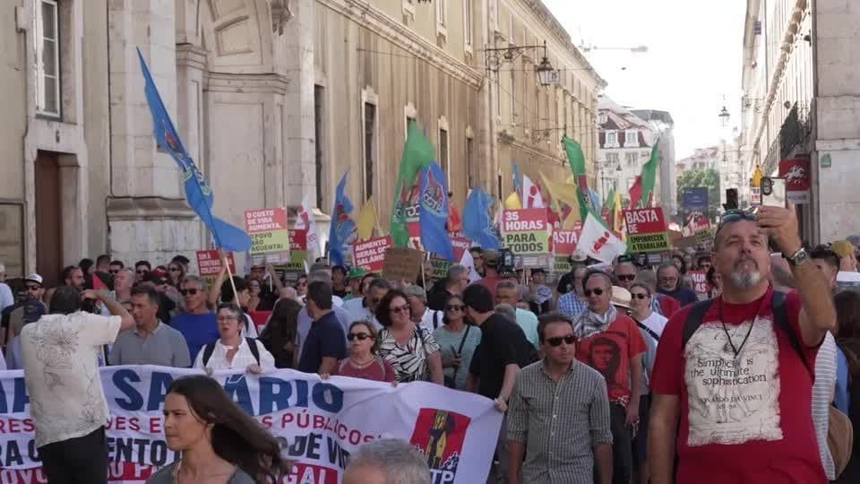 Milhares protestam em Lisboa contra aumento do custo de vida e crise habitacional