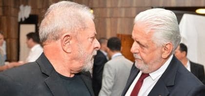 Lula mantém apoio a Jaques Wagner durante crise política