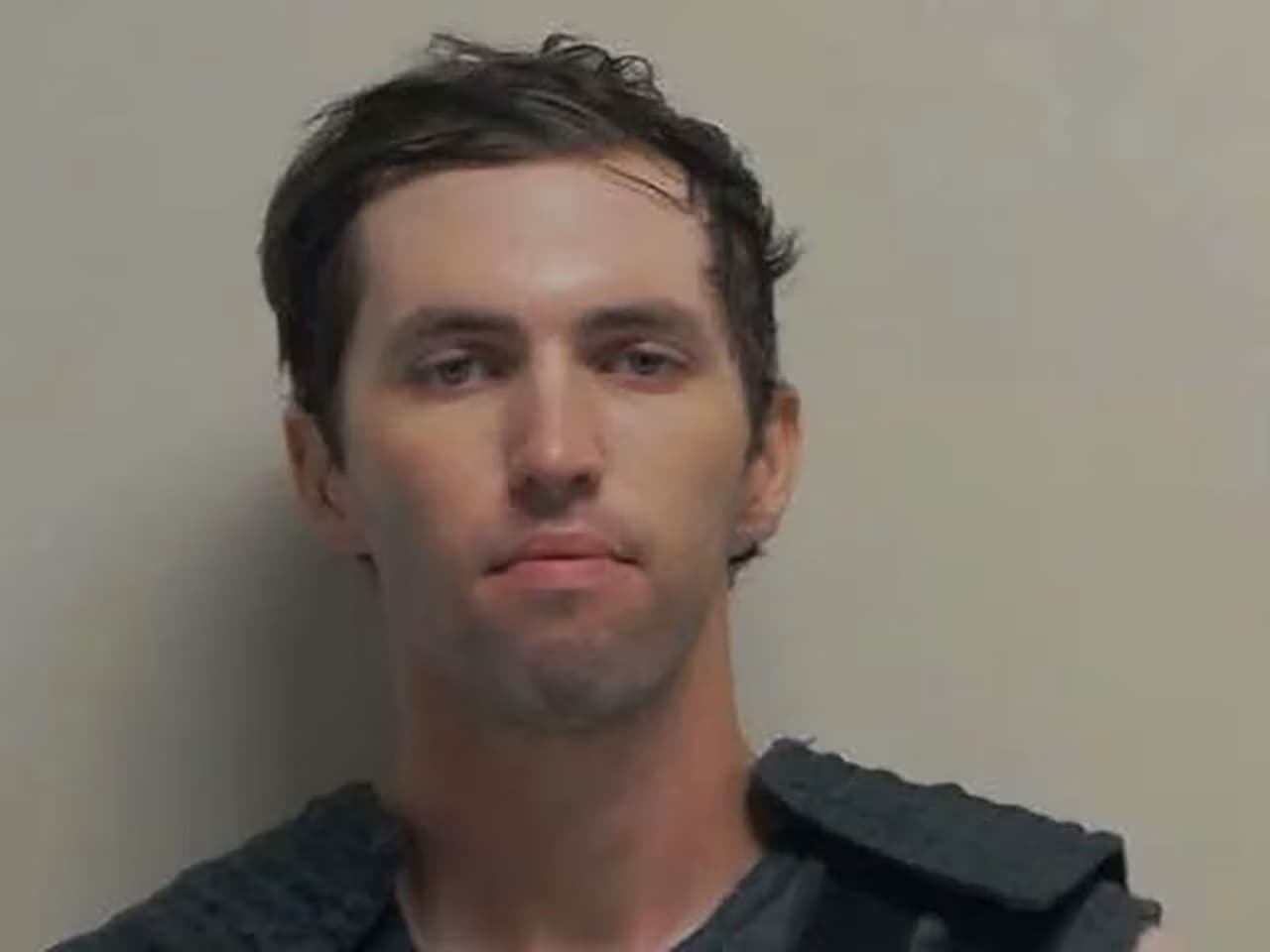Juiz decidirá sobre julgamento de Tyler Robinson por assassinato em Utah