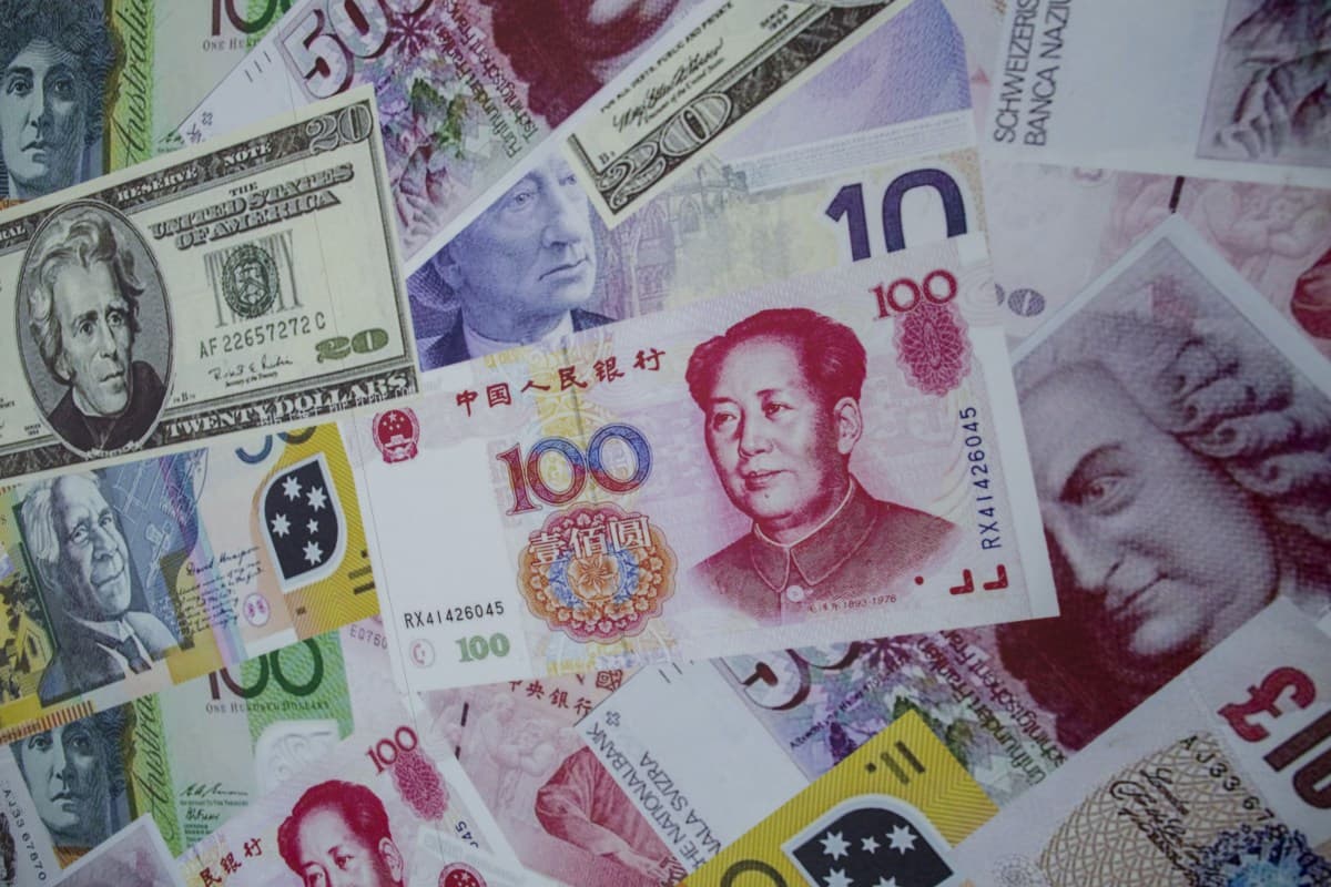 China defende política cambial e responde críticas de superávit comercial
