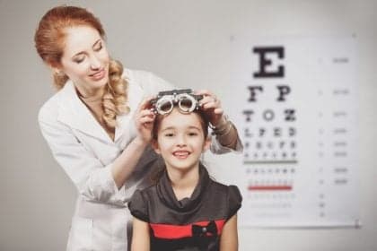 Aumento da miopia infantil é considerado epidemia silenciosa pela OMS