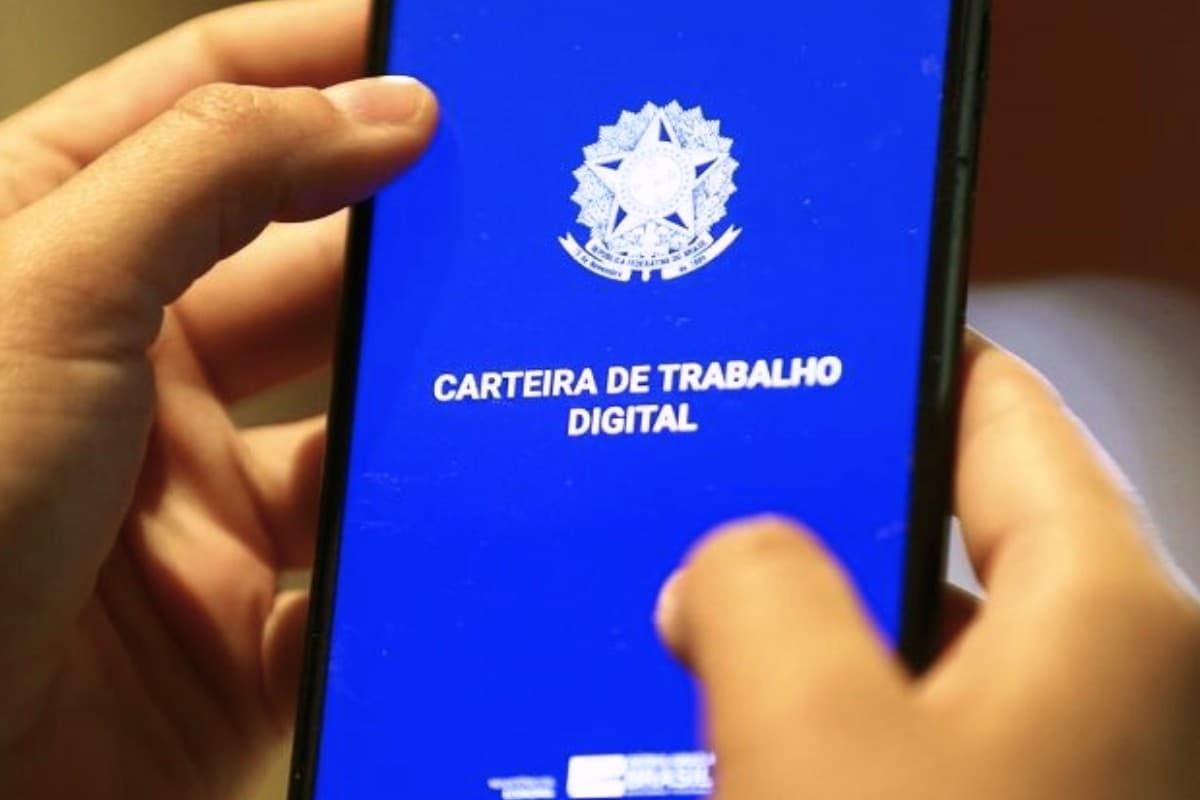 IA pode dificultar emprego para mulheres maduras, apontam especialistas