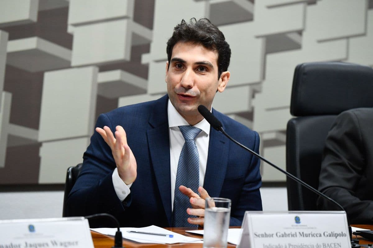 Gabriel Galípolo não comparece a audiências devido a problemas de saúde