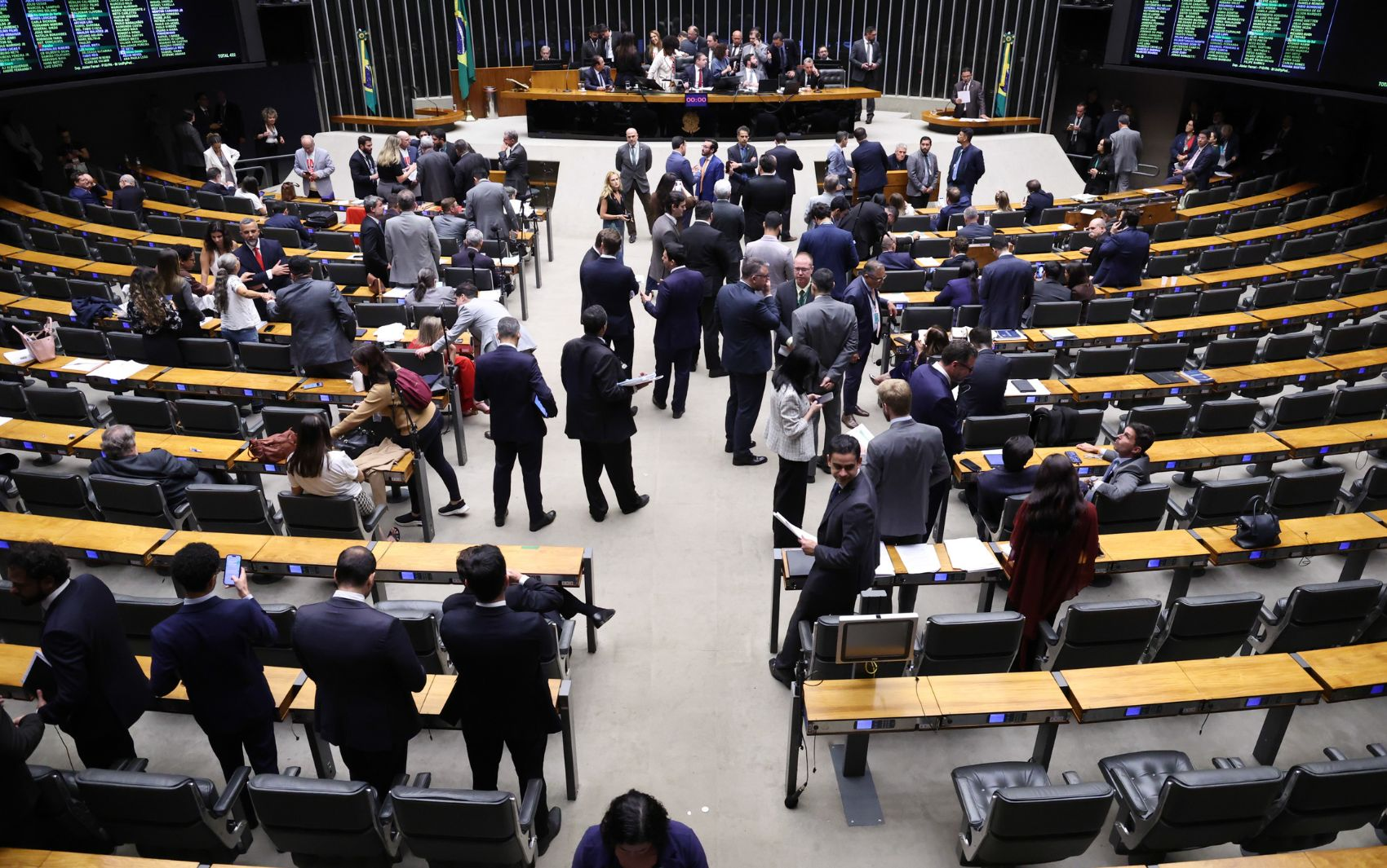 Governo retira urgência de projeto sobre jornada de trabalho