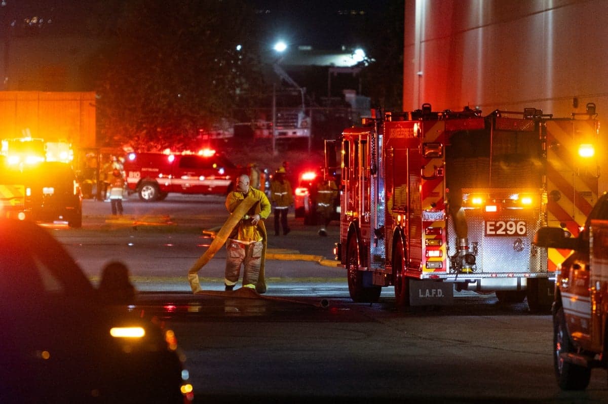 Helicóptero de emissora cai em Los Angeles e provoca três mortes