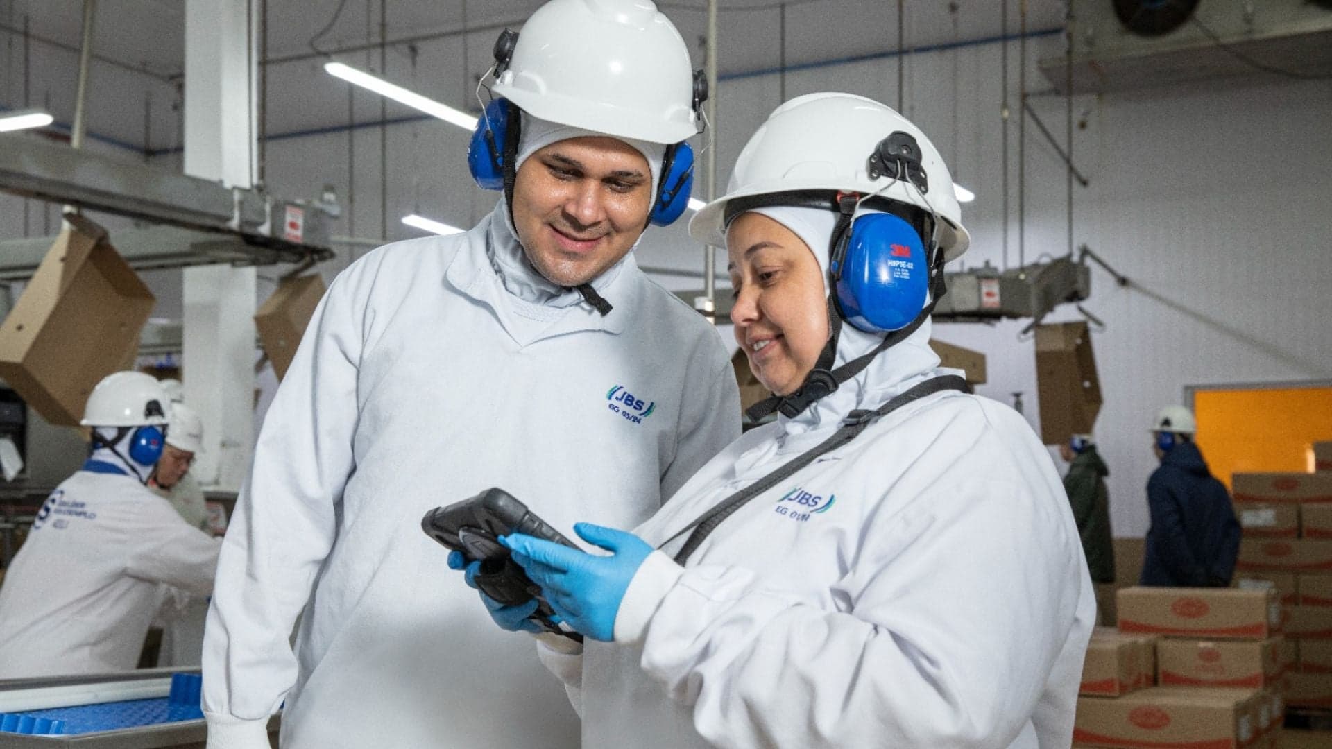 JBS abre 350 oportunidades de emprego no interior de SP