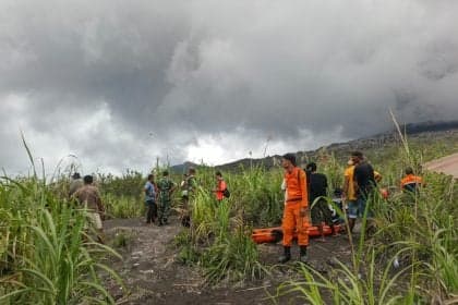 Erupção de vulcão na Indonésia causa mortes e desaparecimentos