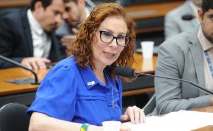 Brasil pede extradição de Carla Zambelli à Justiça italiana