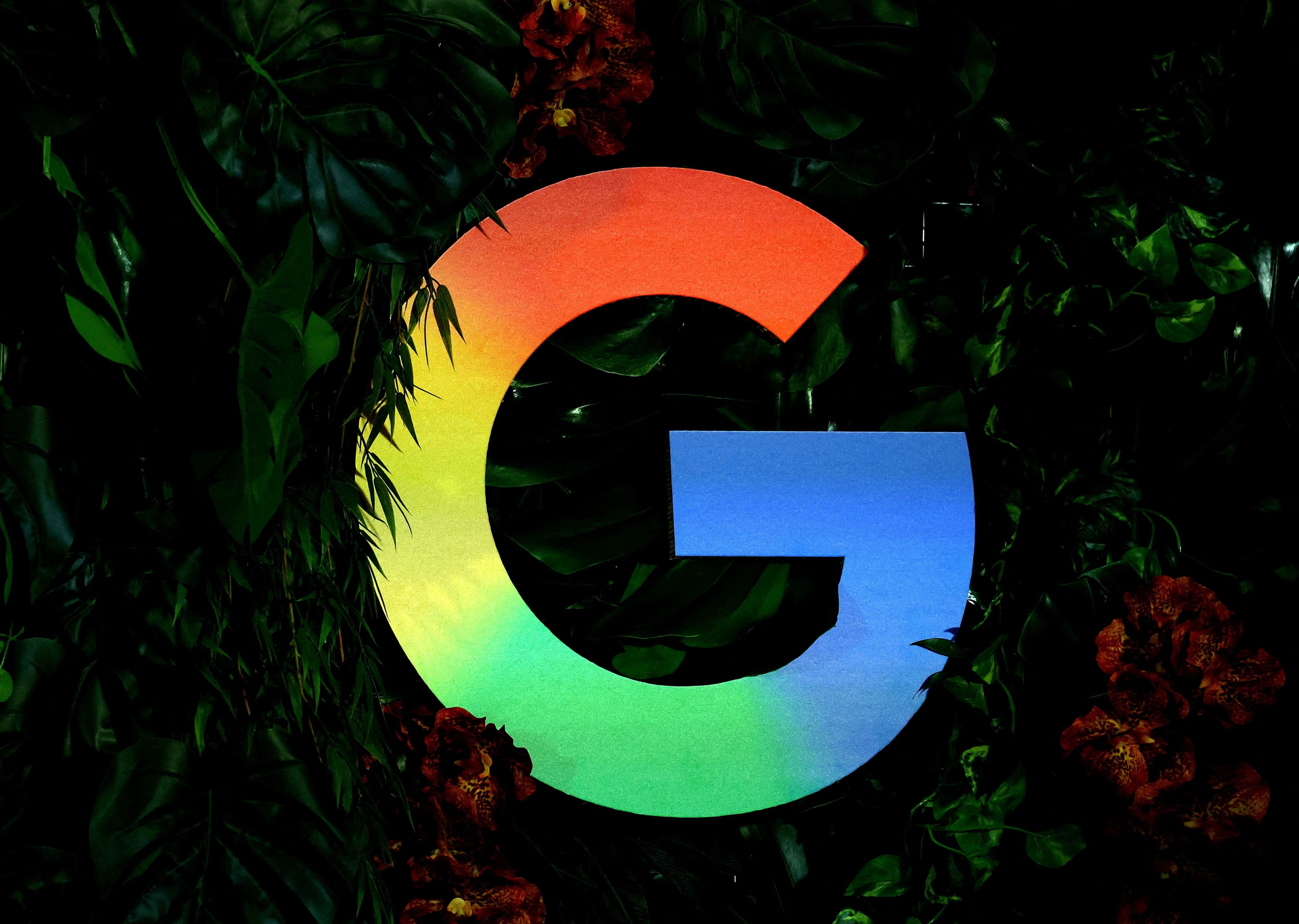 Google prioriza links de notícias em busca com IA para aumentar acessos