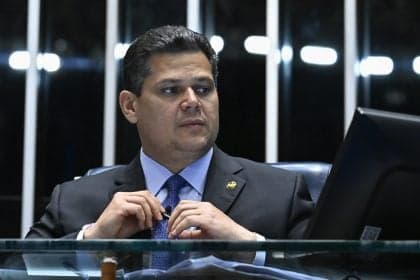 Davi Alcolumbre nega CPI do Banco Master em sessão do Congresso
