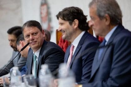 Tarcísio escolhe André do Prado e Guilherme Derrite para Senado