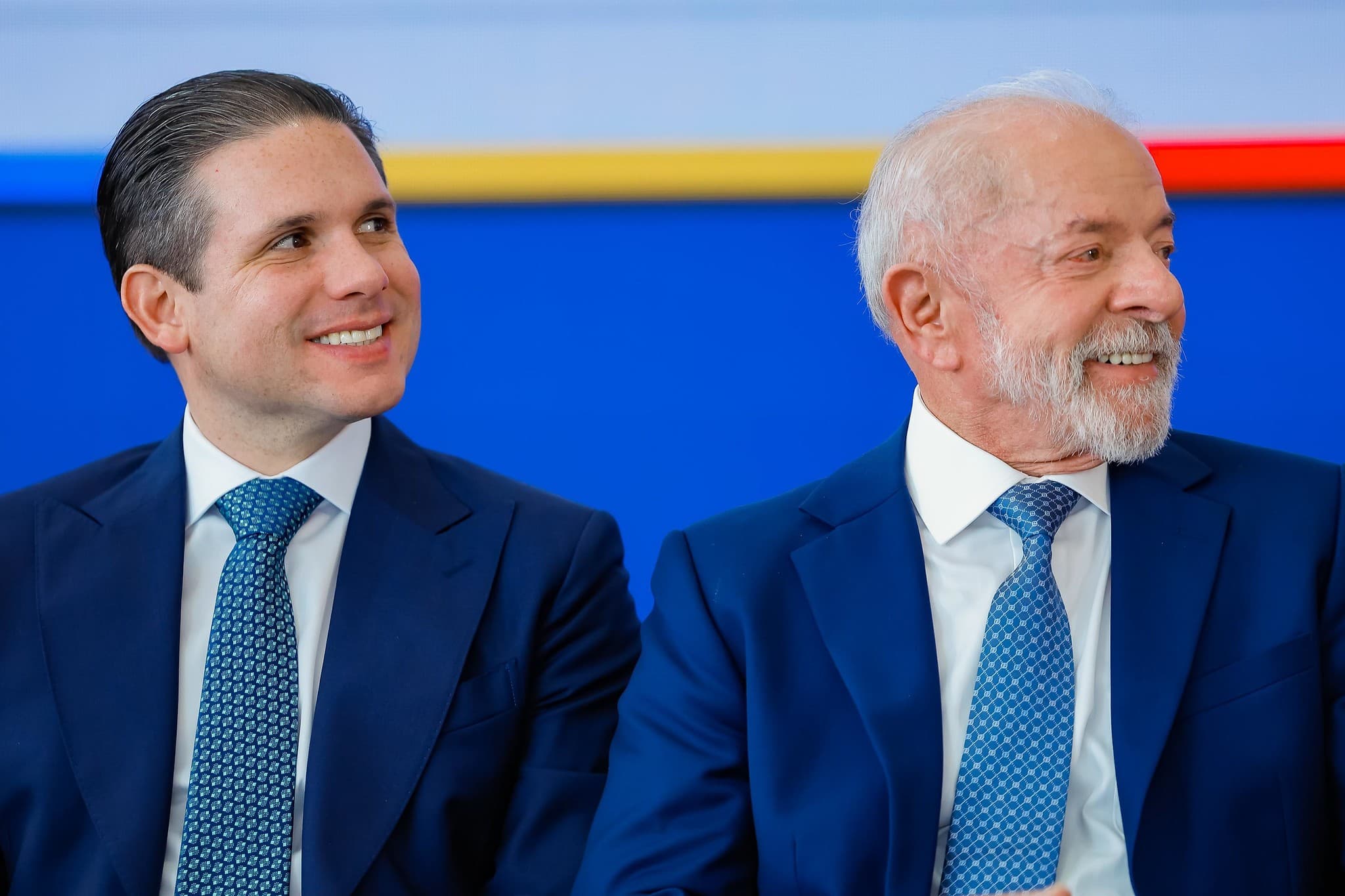 Lula se reúne com Hugo Motta para debater redução da jornada de trabalho
