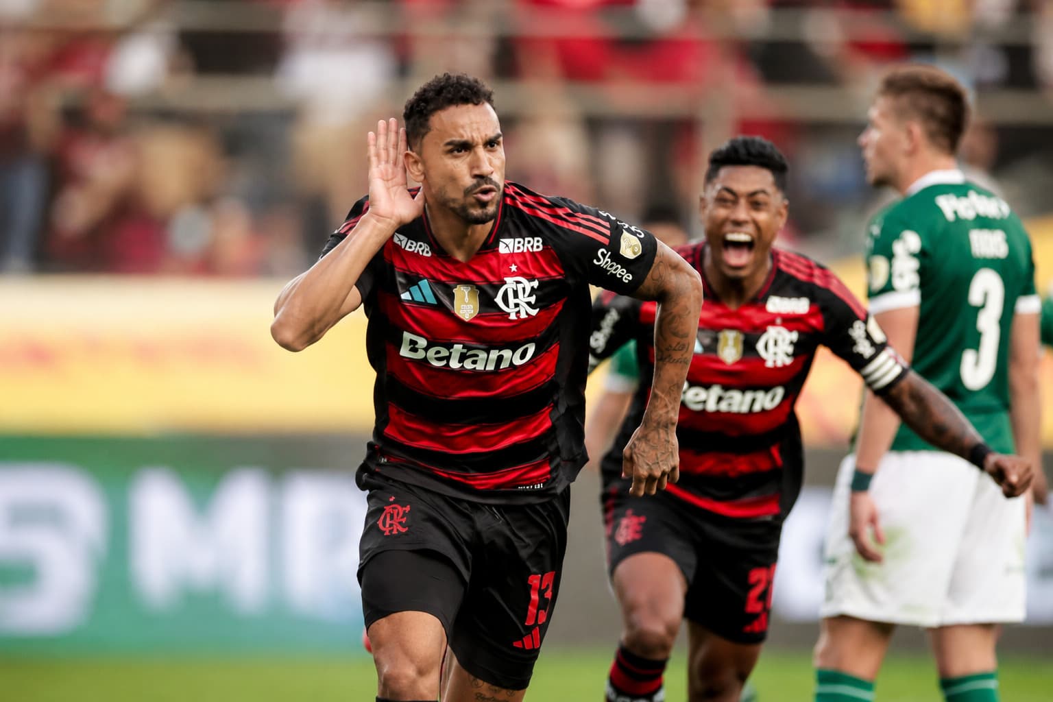 Flamengo sofre desfalque: Arrascaeta fratura o punho e será operado
