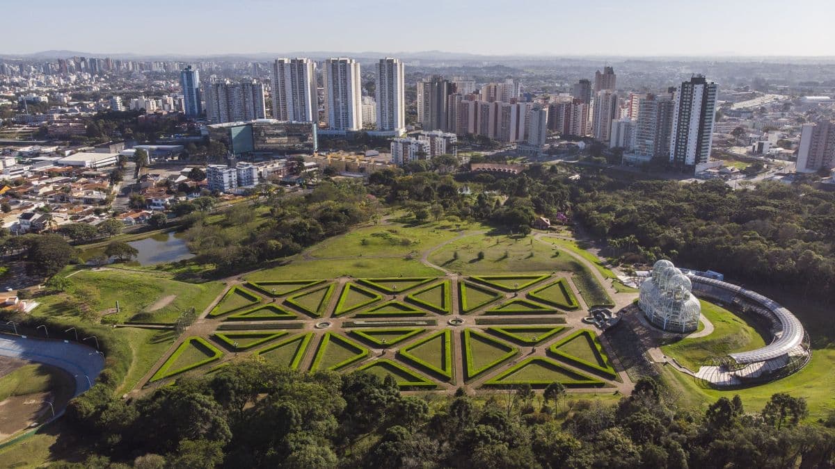 Sem chuvas, Curitiba terá semana de calor e céu limpo