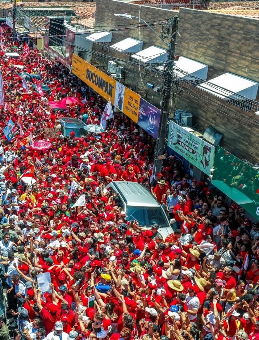 Campanha de Lula pede retirada de postagens falsas no TSE
