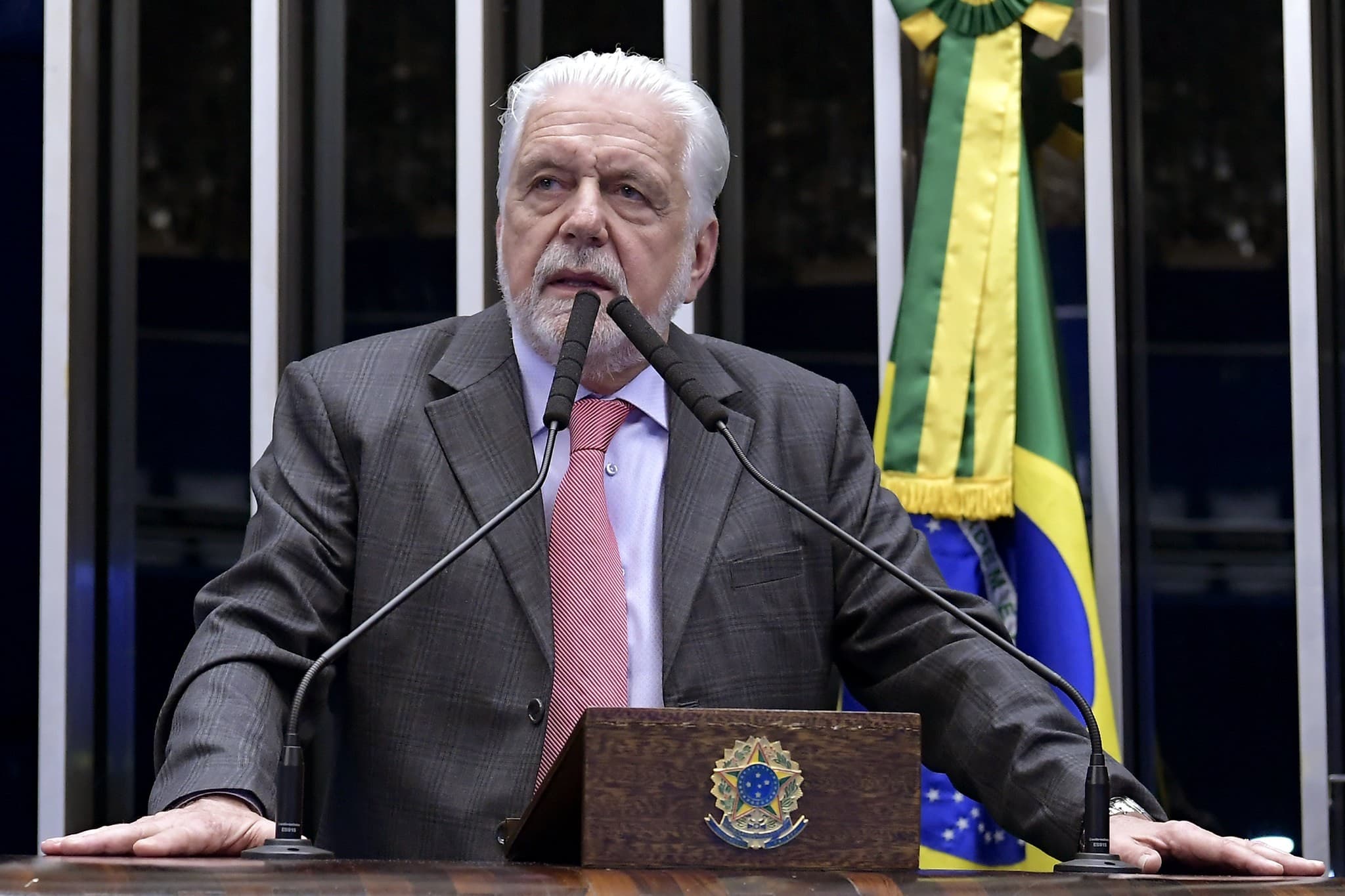 Lula questiona Jaques Wagner sobre Caso Master antes de operação da PF