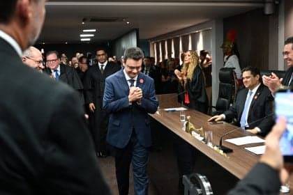 Odair Cunha assume posto no Tribunal de Contas com apoio político