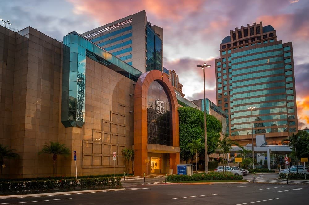 TRXF11 investe R$ 250 milhões em shopping de Curitiba
