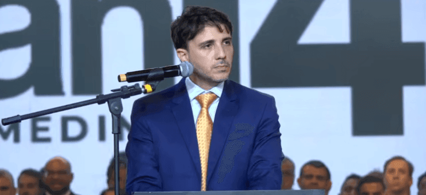 Renan Santos apresenta plano de governo 'Livro Amarelo' com medidas rigorosas