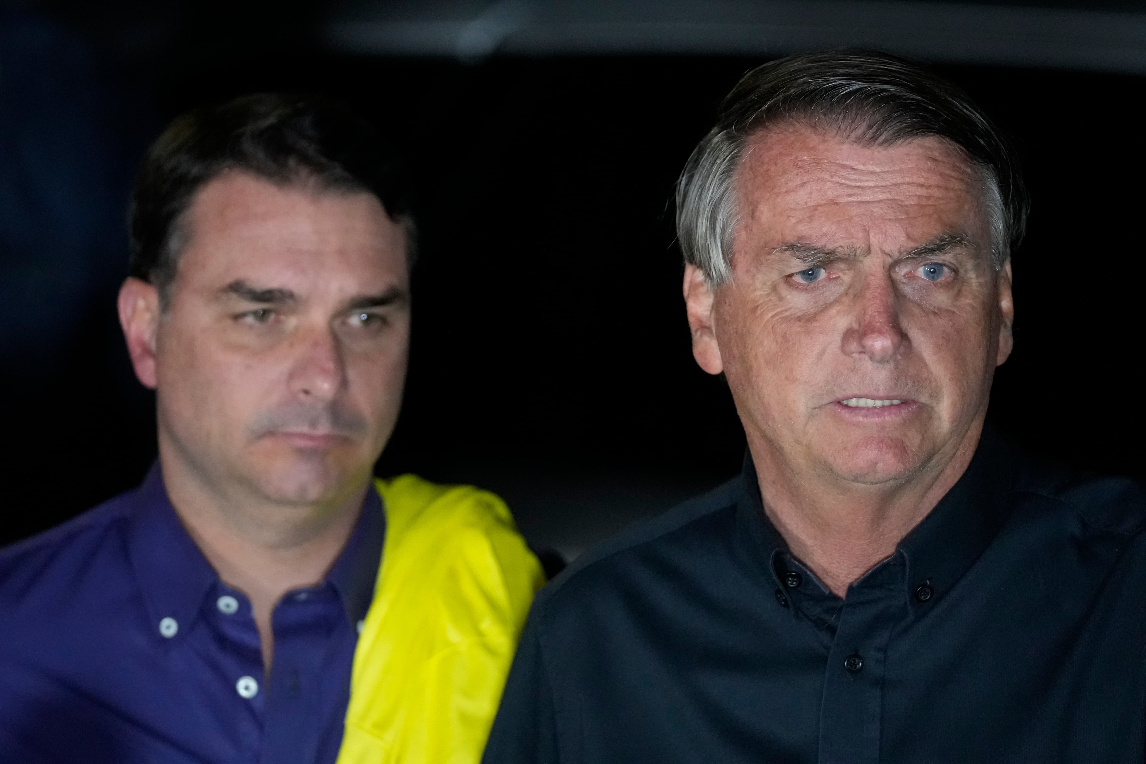 Ministro autoriza visitas de Flávio Bolsonaro ao pai Jair Bolsonaro