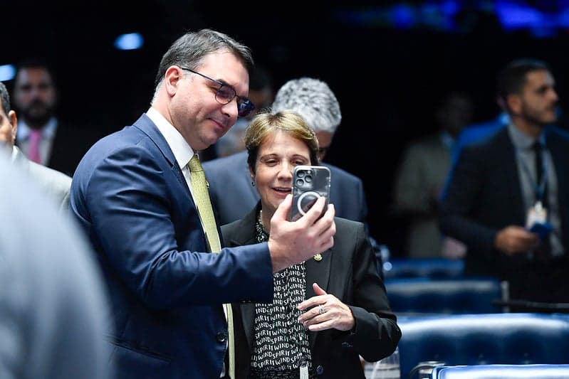 PP adota neutralidade e limita espaço de Flávio Bolsonaro na campanha
