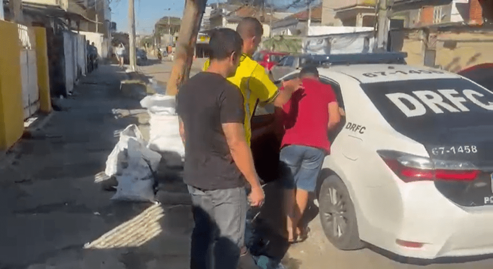 Polícia prende trio em esquema de roubo de medicamentos no RJ