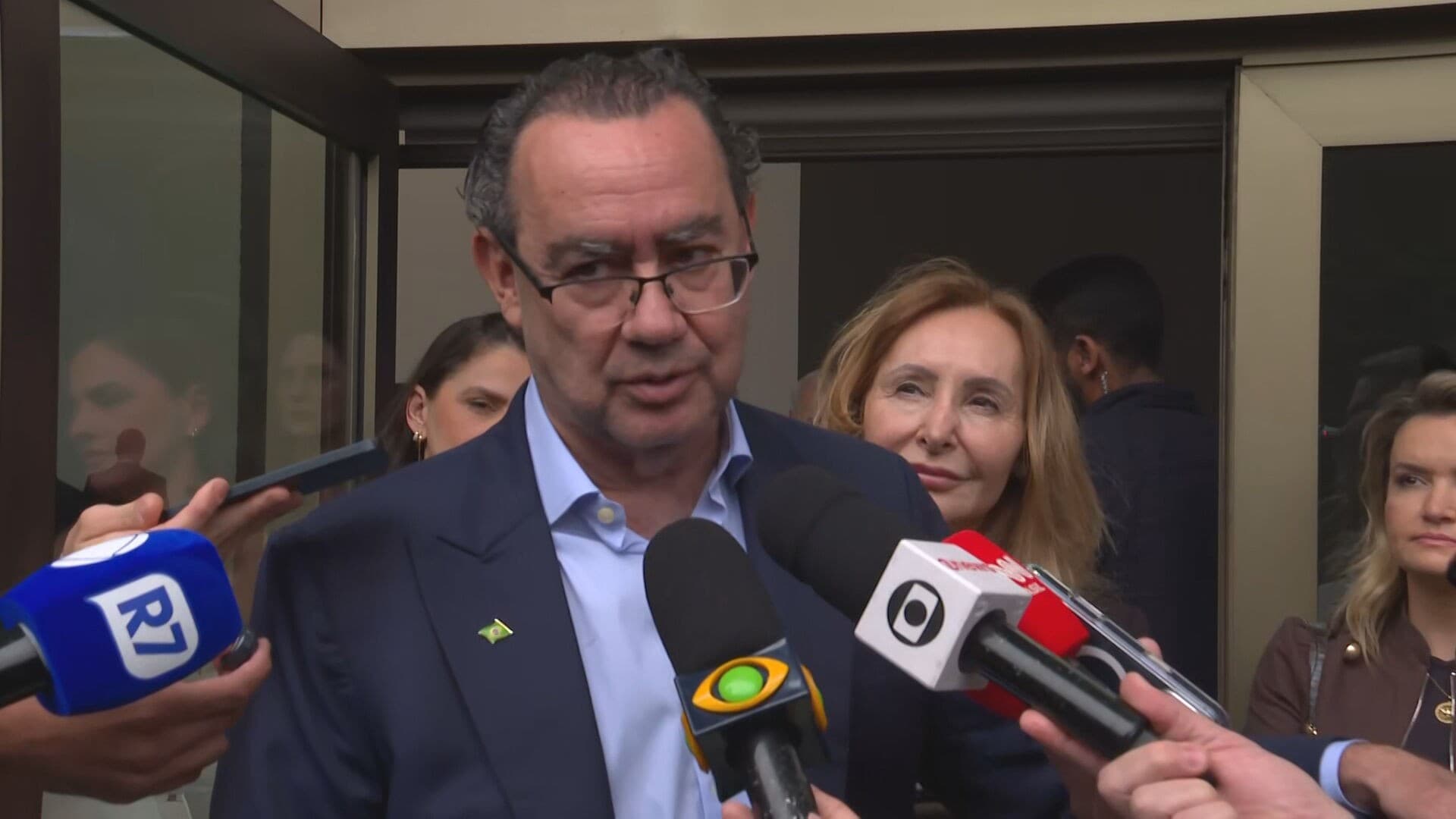 Augusto Cury afirma que pode apoiar Flávio Bolsonaro se corrupção for provada