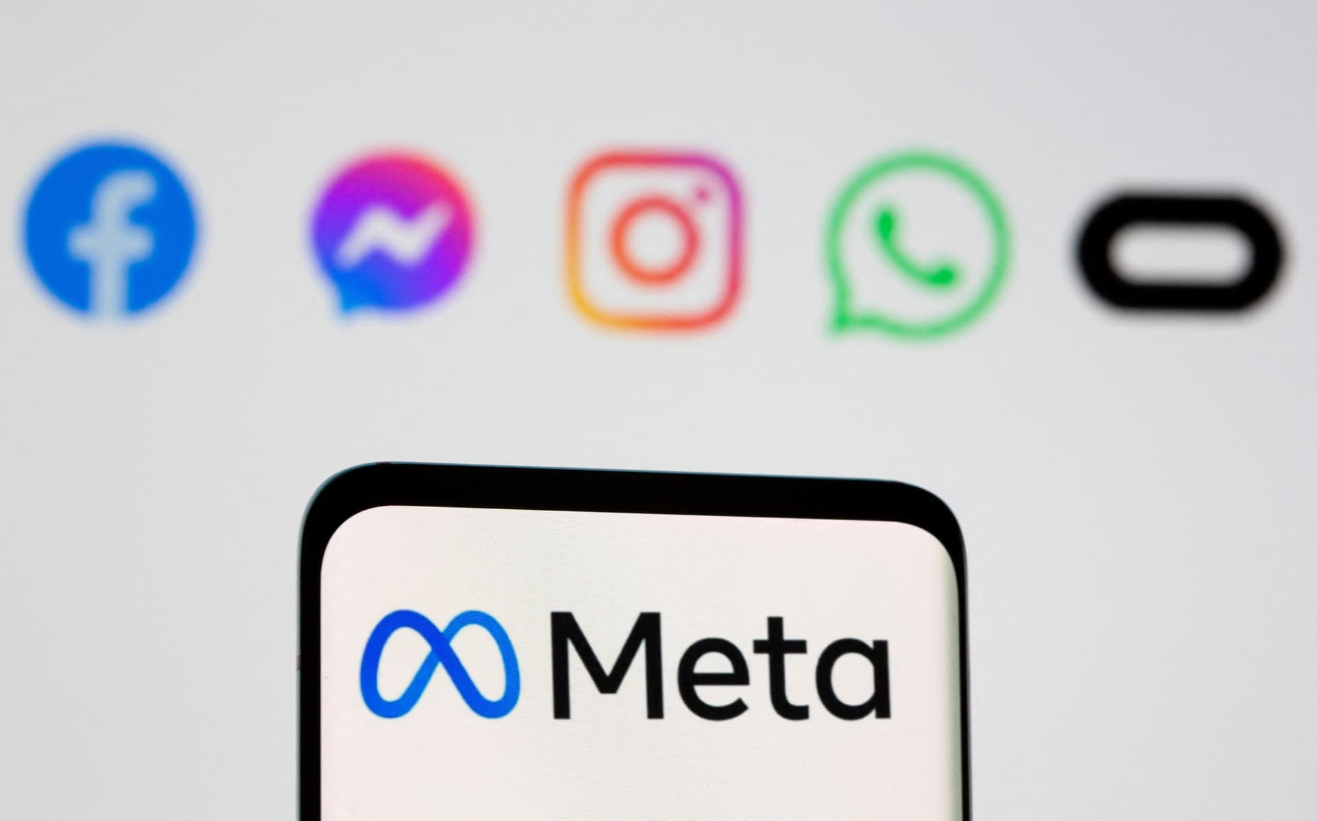 Meta processada por demissões que afetam trabalhadores com deficiência