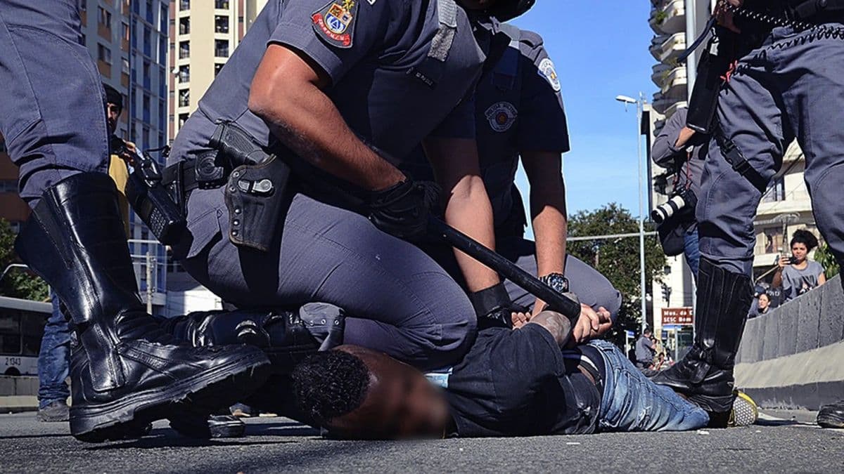 Cresce letalidade policial no Brasil: negros mais afetados