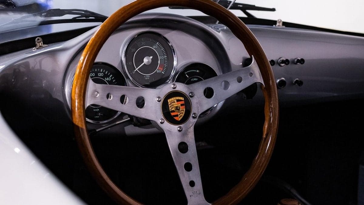 Porsche desenvolve novo supercarro Mission S com motor central