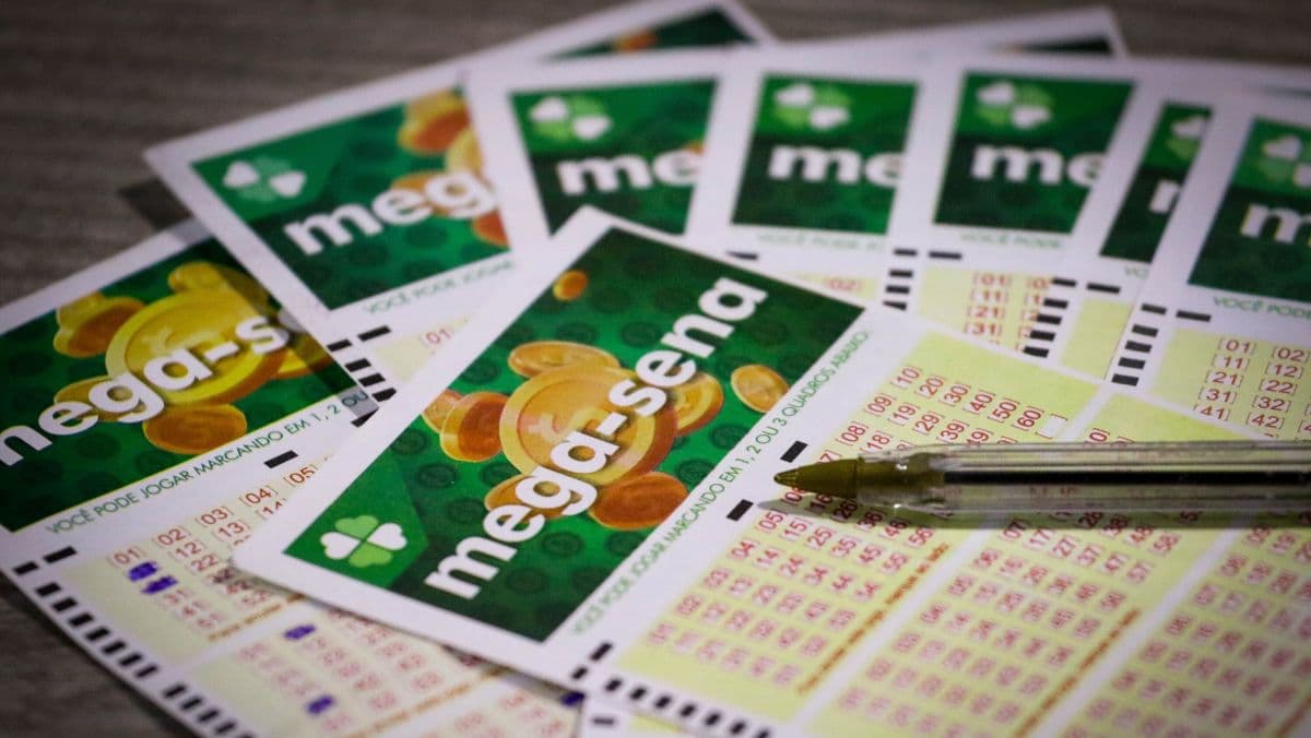 Mega-Sena pode pagar R$ 38 milhões; apostadores têm até 20h para apostar