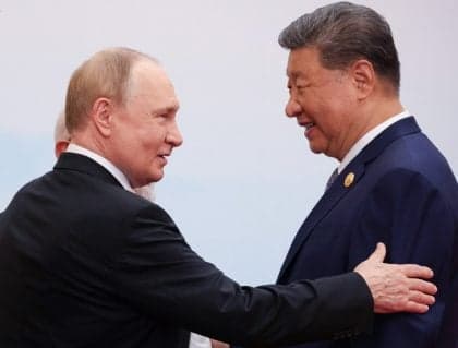 Putin visita Pequim para reforçar laços com Xi Jinping