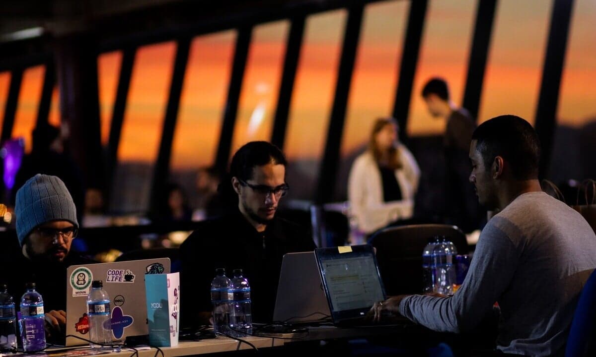 Mercado de low code deve atingir US$ 264 bilhões até 2032