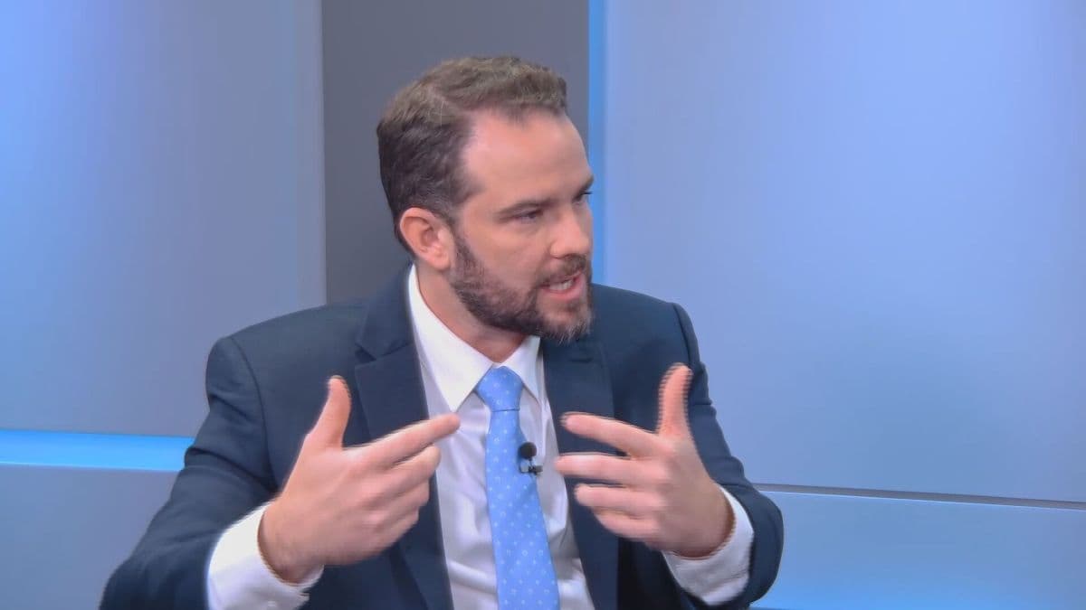 Ministro Durigan propõe imposto seletivo sobre bebidas e tabaco